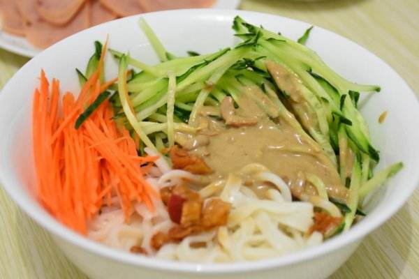 sesame-paste-noodles-ma-jiang-mian-chinese-food-wiki