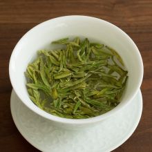 Longjing tea gaiwan.jpg