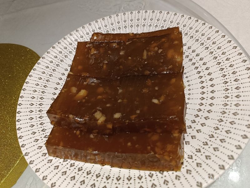 File:Water Chestnut Cake.jpg