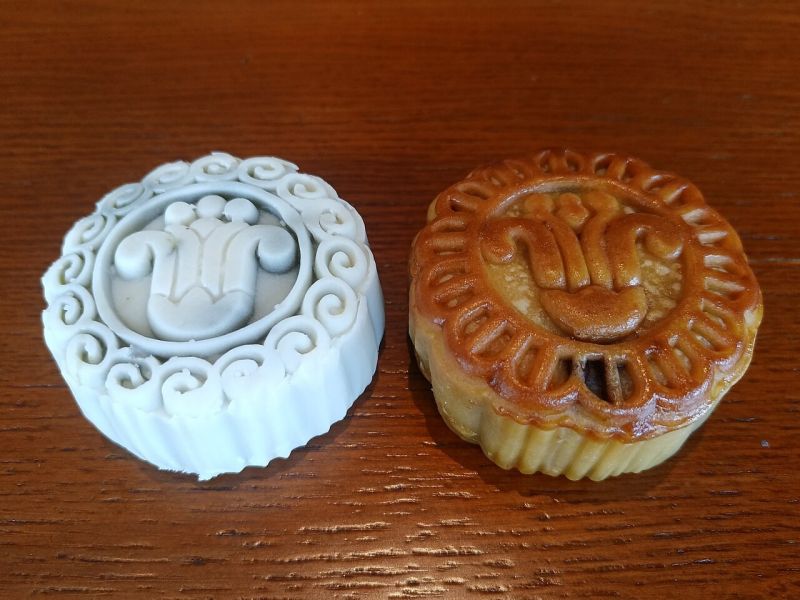 File:Mooncake.jpg
